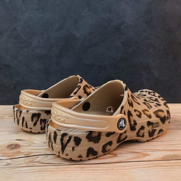 Crocs Classic Leopard Print Clog - Picture 9 of 16